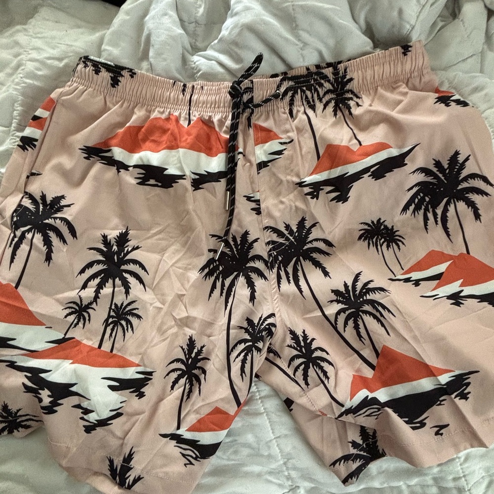 Never worn!!! 2xl Amazon Tropical Palm Men's Swim Shorts. Was a gift, didn’t fit
